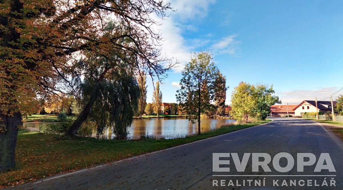 Prodej stavebního pozemku 1300 m²